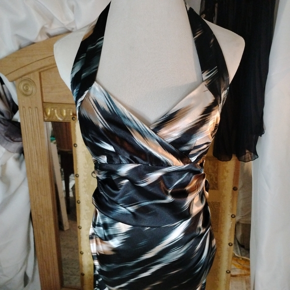 Silky Form Fitted Pin Up Vibe. Blues, Cream &  Browns. London Times Halter Dress - Picture 2 of 13